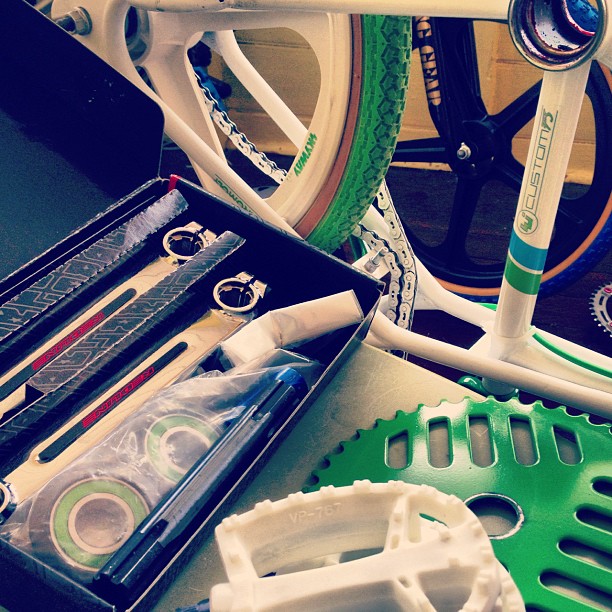 Fitting Redline Flight Cranks to the Healing Freestyler