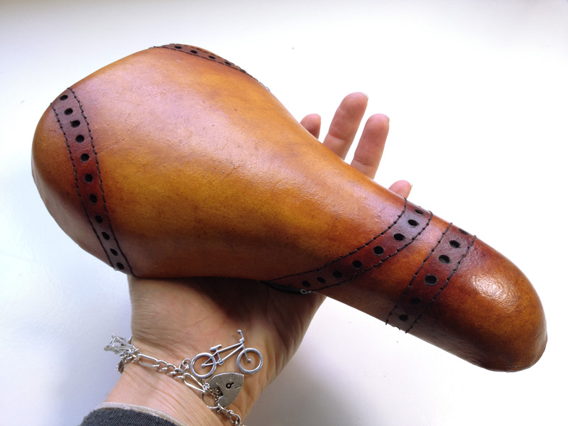 RAWR Custom Pro finished seat 1